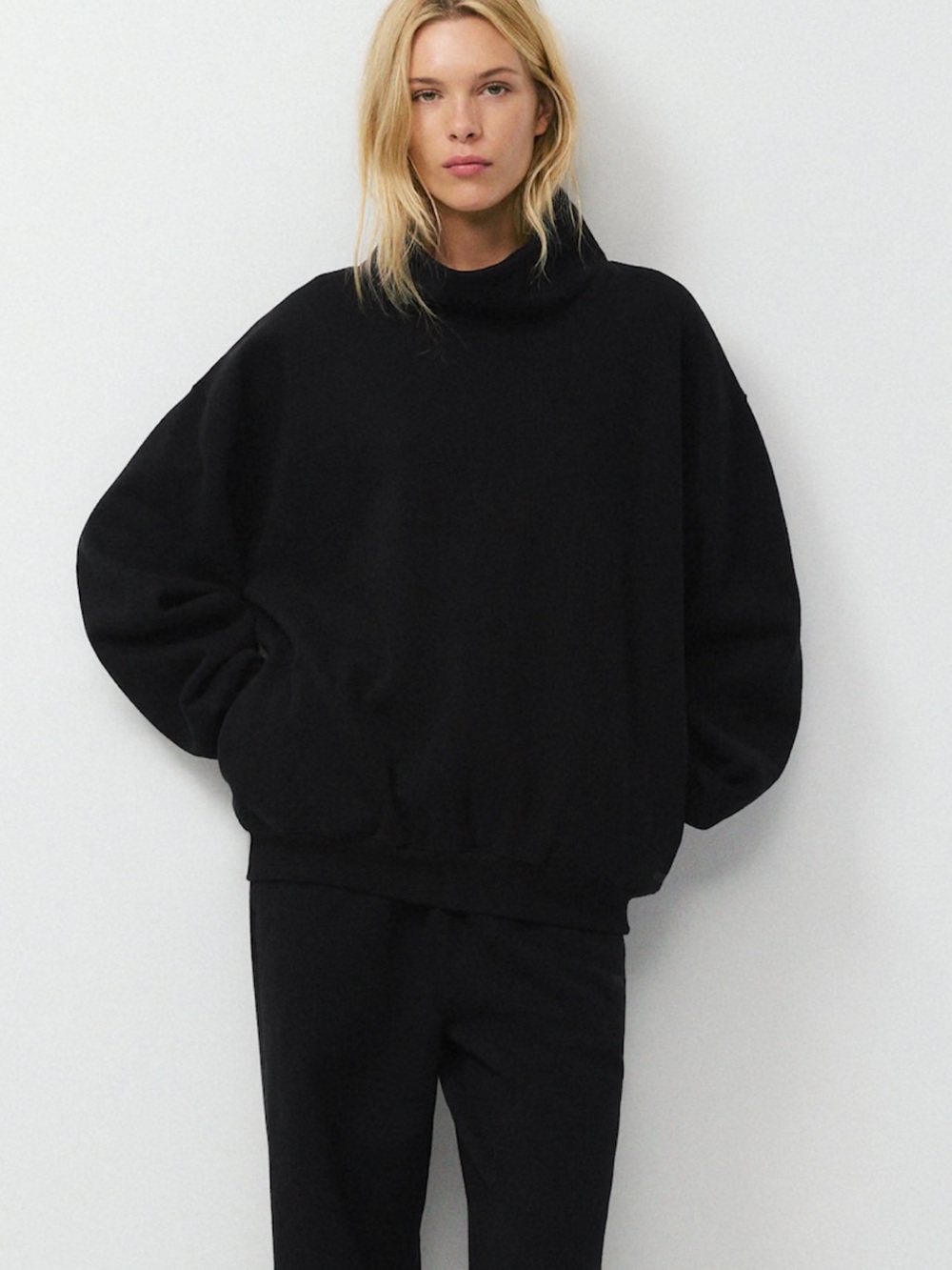 Aritzia Sweatfleece Mega Funnel Neck